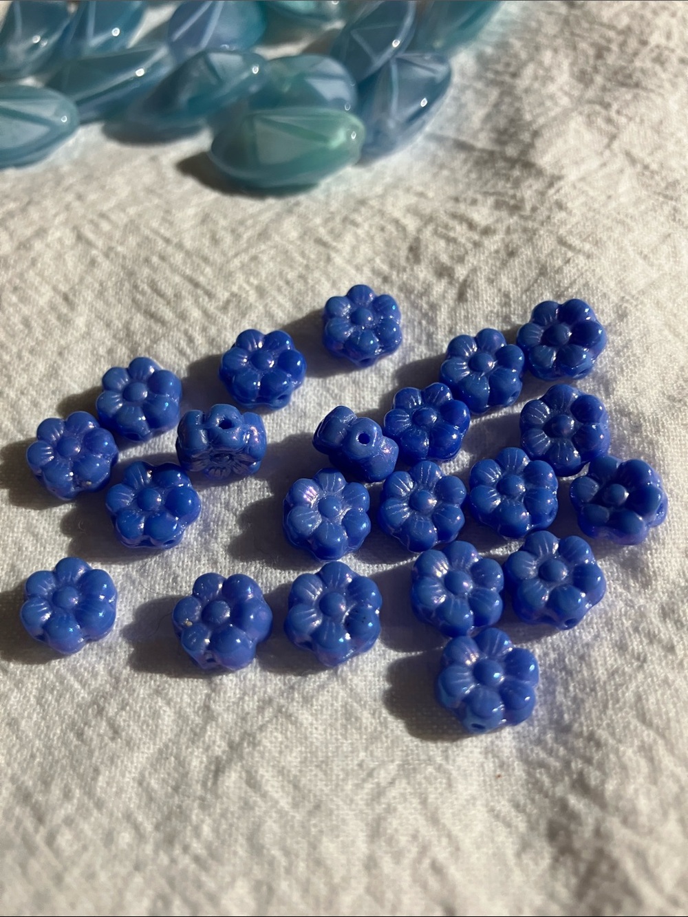 Assorted Blue Glass and Resin Bead Lot - Picture 10 of 12